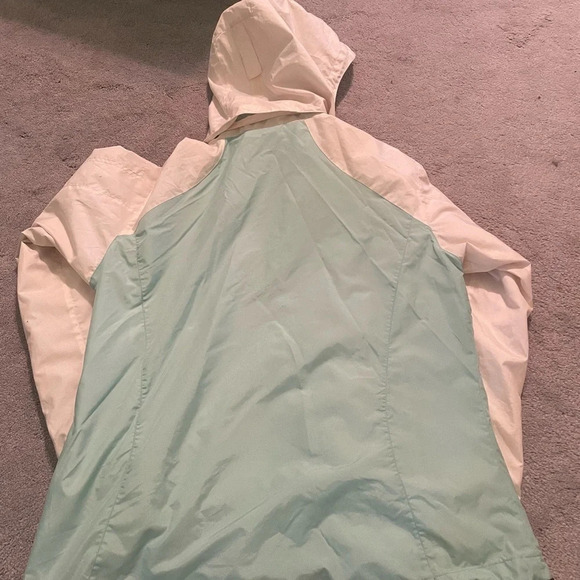 Columbia blue and white rain wind jacket - Picture 4 of 5